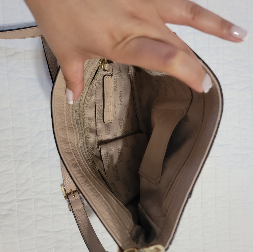NWT MK Shoulder Convertible 'Hallie' Blush Leather Cross Body Bag - Picture 7 of 10